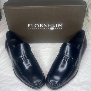 NWT Florsheim Como Black Slip On Loafer.
Size 11 1/2 D